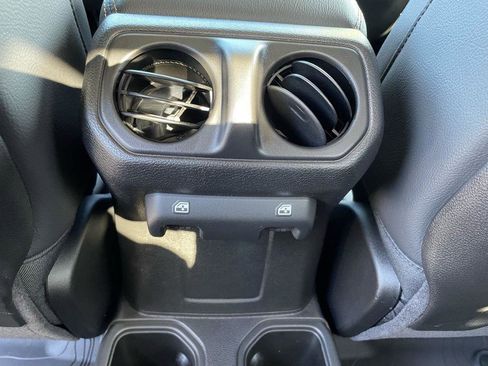 New 2025 Jeep Gladiator High Tide image 35