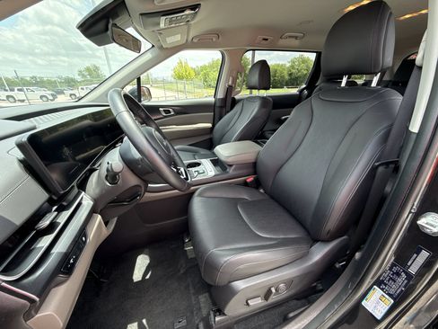 Used 2026 Kia Carnival FWD image 13
