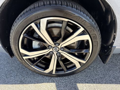 Used 2024 Volvo XC60 B5 Ultimate w/ Protection Package Premier AWD/4WD image 43