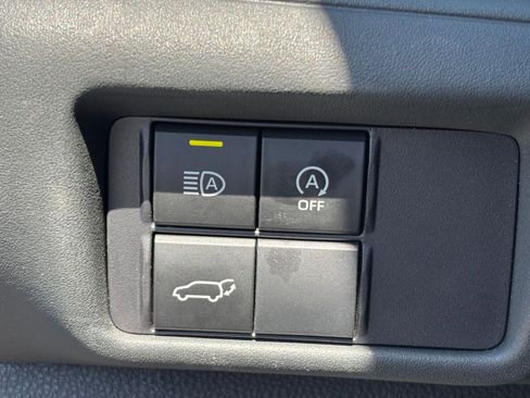 Used 2025 Toyota Highlander XSE AWD/4WD image 23