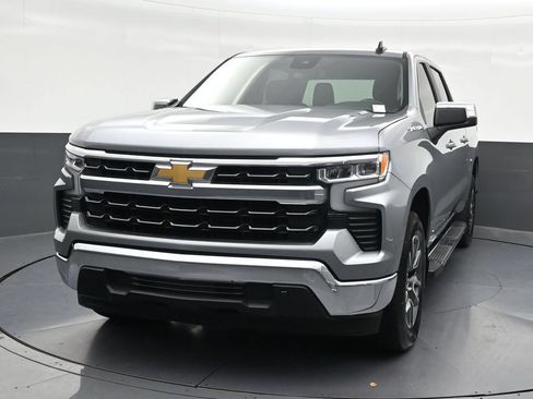 Used 2024 Chevrolet Silverado 1500 LT RWD image 9