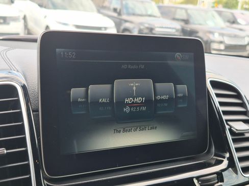 Used 2017 Mercedes-Benz GLS 450 4MATIC image 21