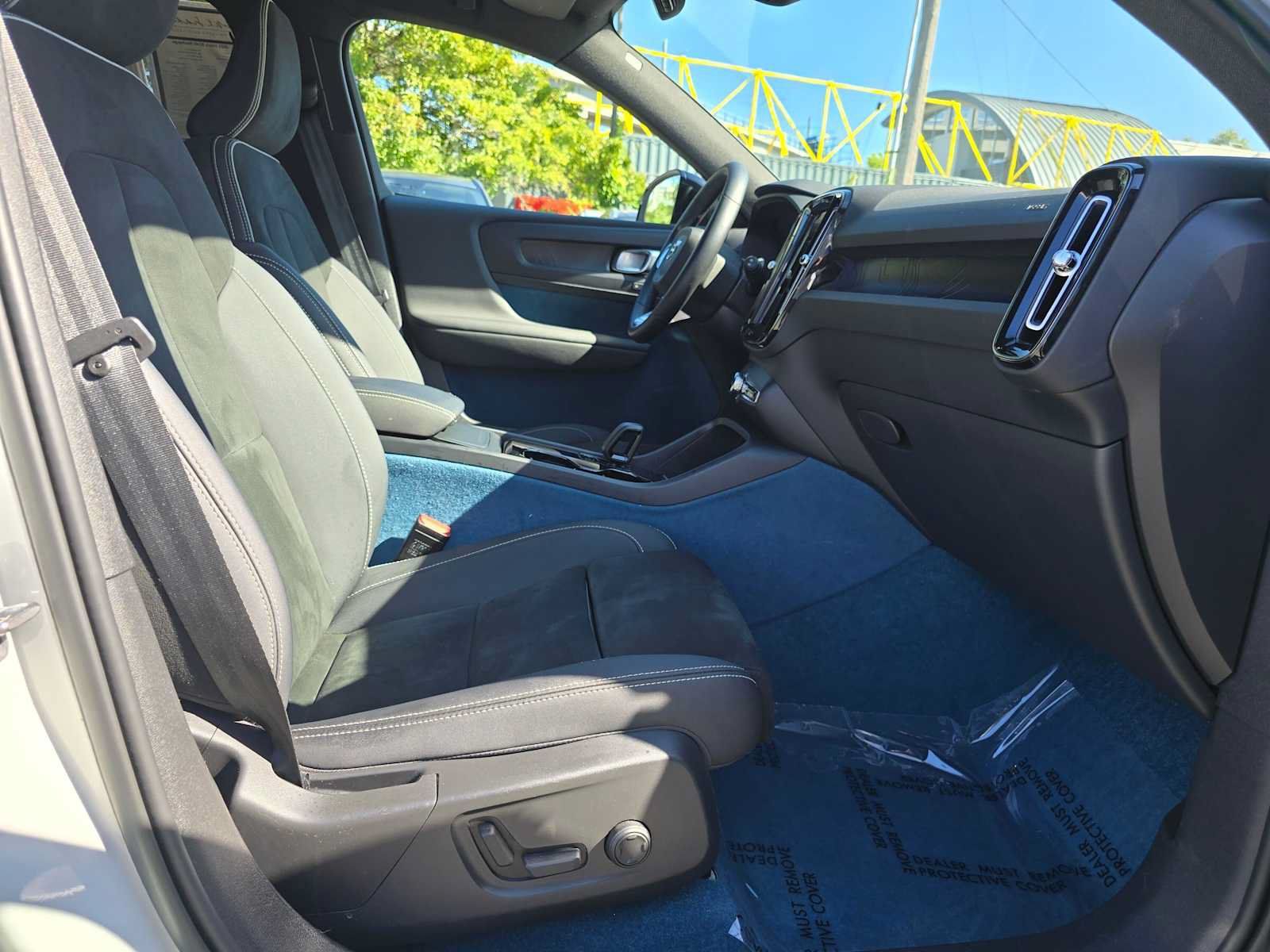 Certified 2023 Volvo XC40 Recharge Ultimate w/ Protection Package Premier AWD/4WD image 10