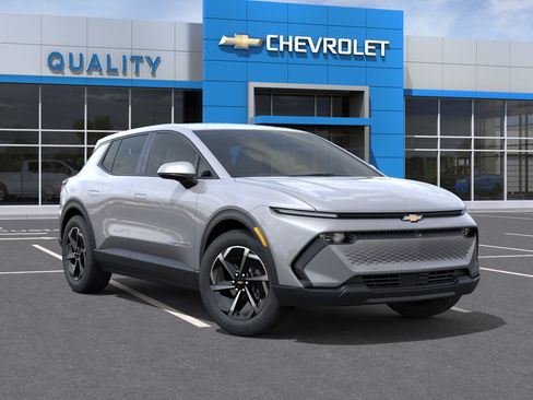 New 2026 Chevrolet Equinox EV LT FWD image 7