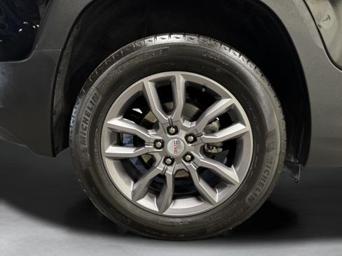 Used 2024 GMC Terrain SLT image 49