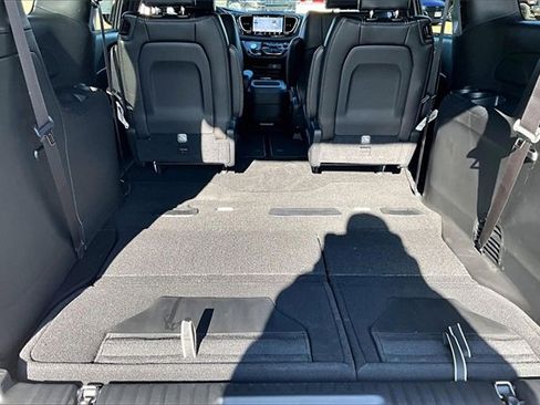 New 2026 Chrysler Pacifica Select image 34