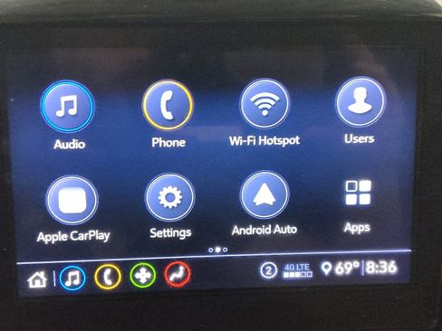 Used 2021 Chevrolet Traverse LT FWD image 25