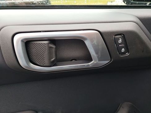 New 2025 Ford Bronco Outer Banks w/ Black Appearance Package image 18