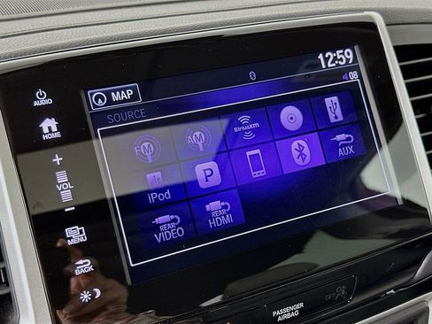 Used 2018 Honda Pilot Touring image 16