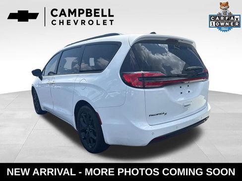 Used 2024 Chrysler Pacifica Touring-L w/ S Appearance Package FWD image 3