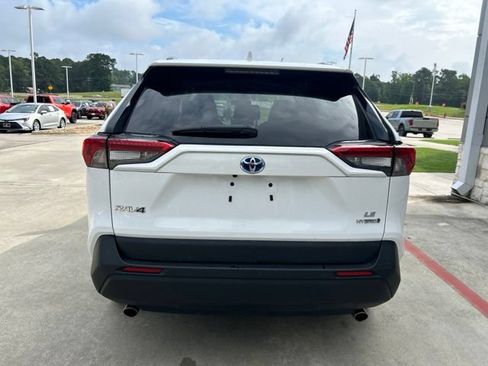 Used 2022 Toyota RAV4 LE AWD/4WD image 6