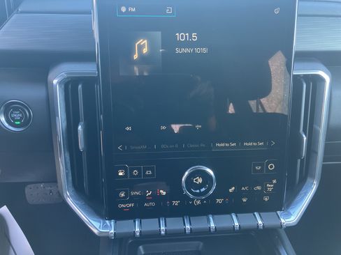 Used 2025 GMC Acadia Elevation image 30