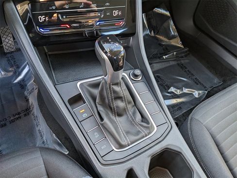 Certified 2025 Volkswagen Jetta S image 25