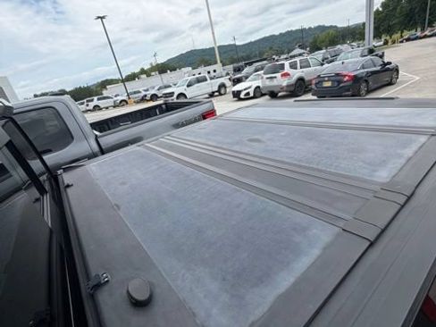 Used 2020 Chevrolet Silverado 1500 High Country w/ Technology Package AWD/4WD image 41