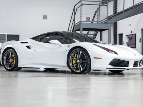 Used 2016 Ferrari 488 GTB RWD image 8
