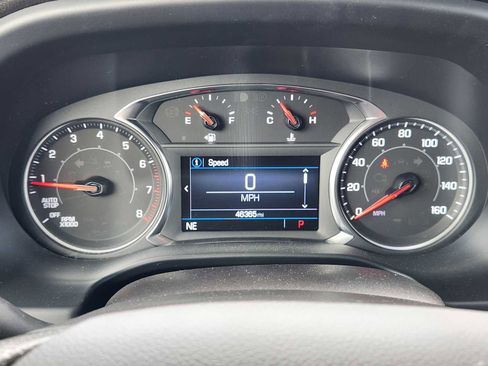 Used 2023 GMC Acadia SLE image 16