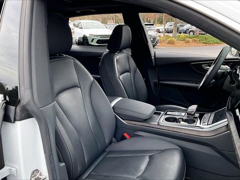 Used 2021 Audi Q8 Premium Plus w/ Premium Plus Package image 8