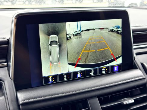 Used 2022 Chevrolet Tahoe Z71 w/ Luxury Package image 32