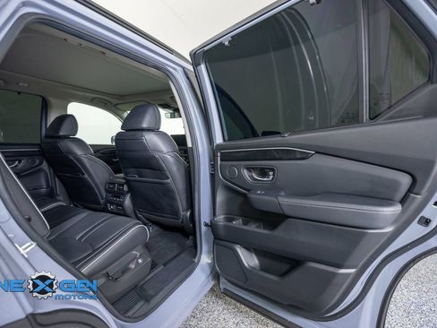 Used 2025 Honda Pilot Elite image 36