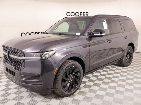 New 2026 Lincoln Navigator Reserve w/ Jet Appearance Package AWD/4WD image 10