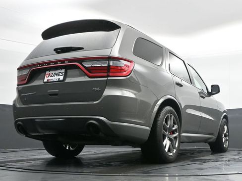 Used 2022 Dodge Durango R/T w/ Tow 'N Go Package AWD/4WD image 38
