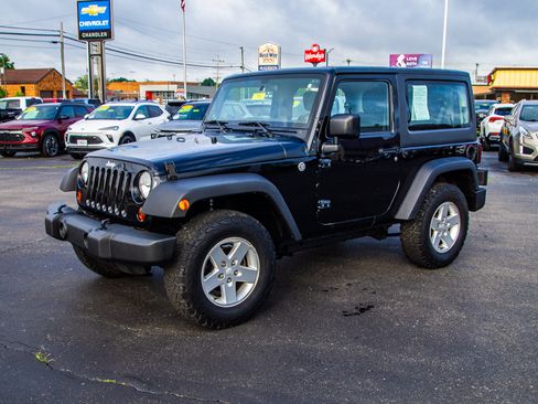 Used 2012 Jeep Wrangler Sport AWD/4WD image 3