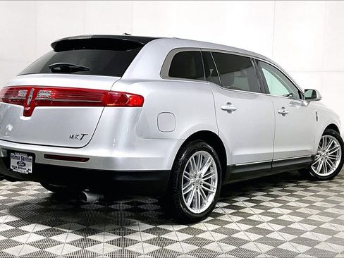 Used 2019 Lincoln MKT AWD image 12