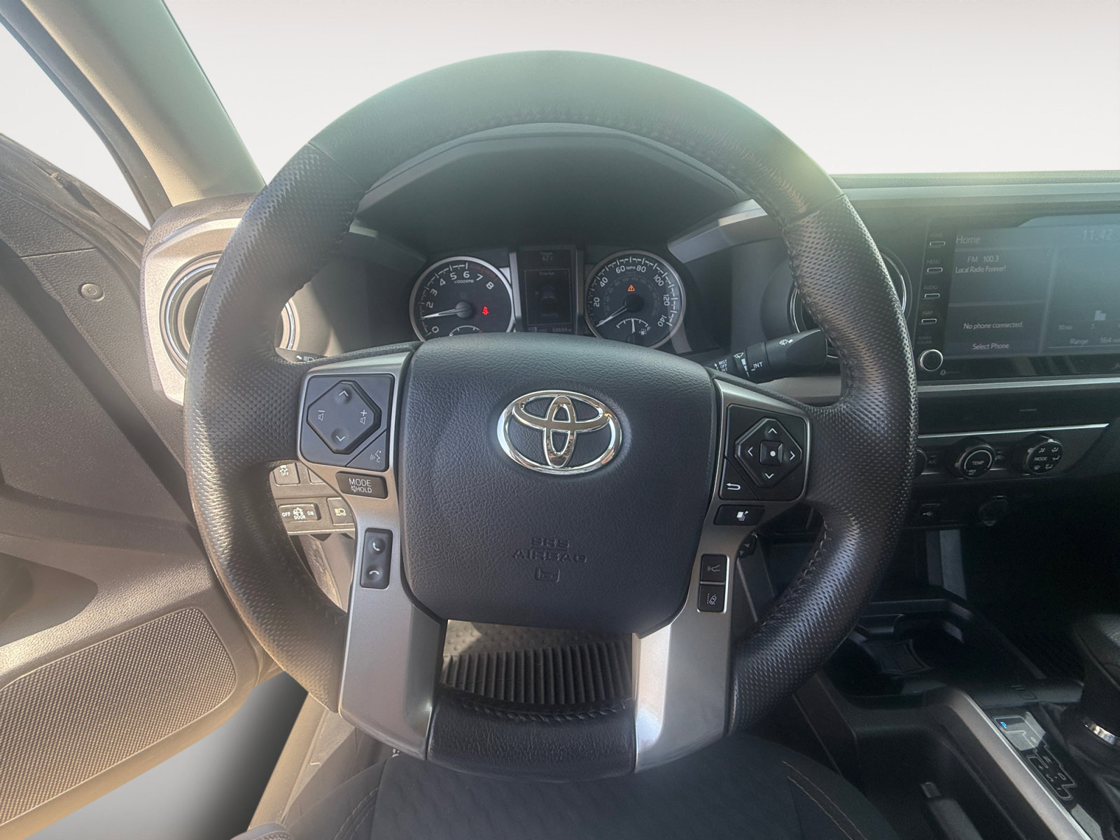 Used 2020 Toyota Tacoma SR5 AWD/4WD image 12