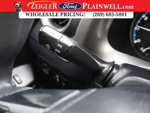 Used 2017 Toyota RAV4 LE image 18