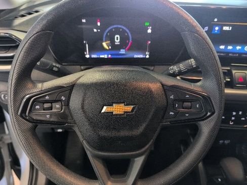 Used 2025 Chevrolet TrailBlazer LS w/ LS Convenience Package image 18