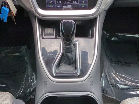 Used 2024 Subaru Outback Premium image 20