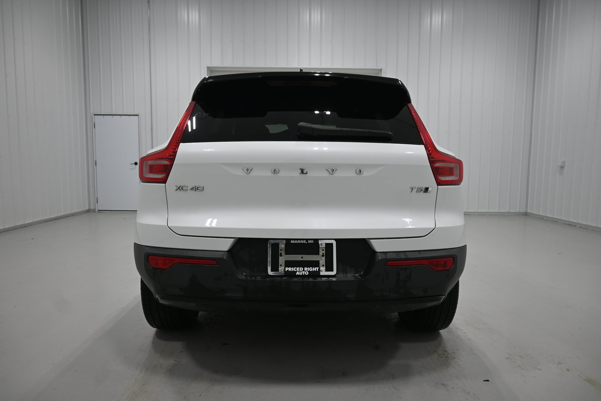 Used 2021 Volvo XC40 T5 R-Design w/ Protection Package Premier AWD/4WD image 33