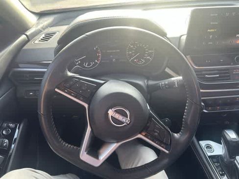 Used 2023 Nissan Altima 2.5 SR w/ SR Premium Package FWD image 18