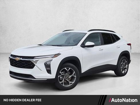 Used 2026 Chevrolet Trax LT FWD image 1