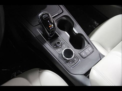 Certified 2023 Cadillac XT4 Luxury w/ Cold Weather Package image 16