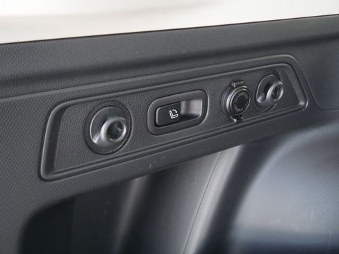 Used 2024 Subaru Forester Limited image 38