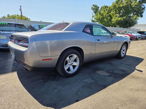 Used 2015 Dodge Challenger SXT w/ Driver Convenience Group image 4