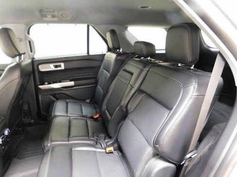 Used 2021 Ford Explorer Limited w/ Equipment Group 301A image 10
