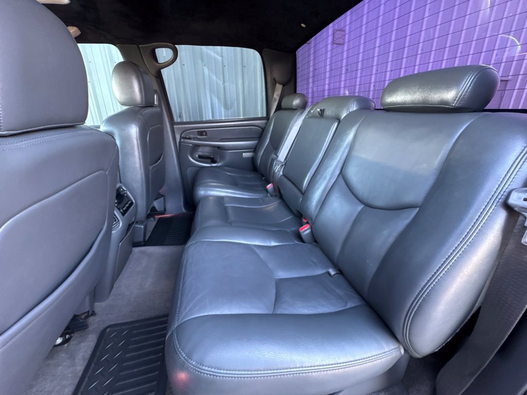 Used 2007 GMC Sierra 3500 SLT w/ Heavy-Duty Power Package AWD/4WD image 31