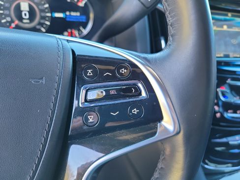 Used 2018 Cadillac Escalade ESV Platinum AWD/4WD image 29
