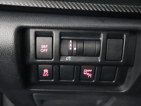 Used 2019 Subaru Crosstrek 2.0i Premium w/ Eyesight System image 29