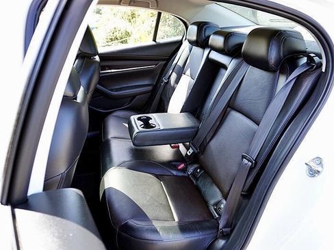 Used 2020 MAZDA MAZDA3 Premium 4dr Sedan image 19