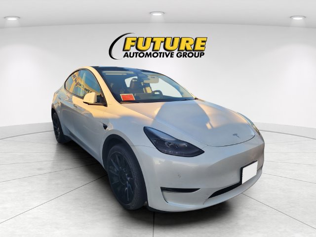 Used 2024 Tesla Model Y Long Range AWD/4WD image 1