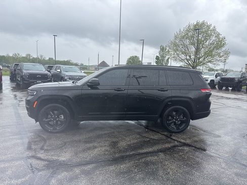 Used 2024 Jeep Grand Cherokee L Limited w/ Black Appearance Package AWD/4WD image 2