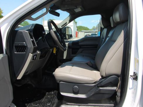 Used 2022 Ford F250 XL w/ Power Equipment Group AWD/4WD image 9