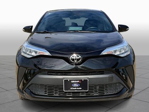 Used 2022 Toyota C-HR XLE image 3