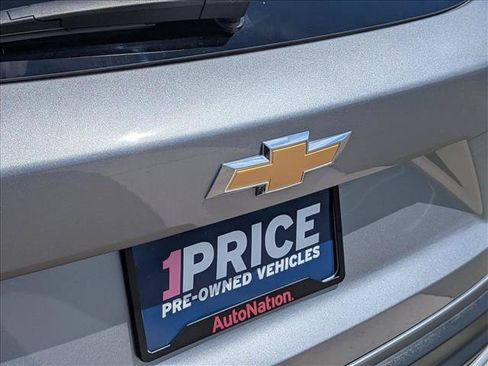 Used 2025 Chevrolet Trax LT FWD image 29