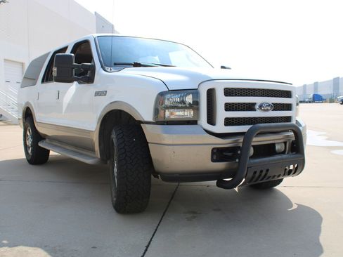 Used 2005 Ford Excursion Eddie Bauer RWD image 21