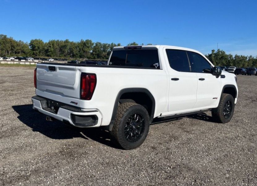Used 2023 GMC Sierra 1500 AT4 w/ Technology Package AWD/4WD image 7