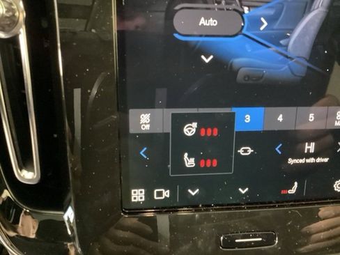 New 2025 Volvo XC40 B5 Ultra w/ Climate Package image 27